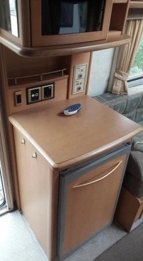                         Abbey Safari 2/3 osobowa 2002 r., przyczepa kempingowa - zdjęcie 12
                        