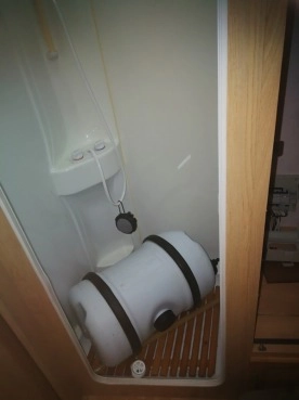                         Przyczepa Kempingowa Compass Magnum 524 GT/ 5 osobowa 2002 rok z namiotem - zdjęcie 19
                        