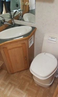                         Przyczepa Kempingowa Compass Magnum 524 GT/ 5 osobowa 2002 rok z namiotem - zdjęcie 20
                        