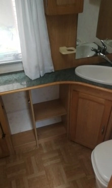                         Przyczepa Kempingowa Compass Magnum 524 GT/ 5 osobowa 2002 rok z namiotem - zdjęcie 2
                        