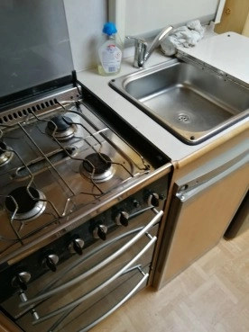                         Przyczepa Kempingowa Compass Magnum 524 GT/ 5 osobowa 2002 rok z namiotem - zdjęcie 8
                        