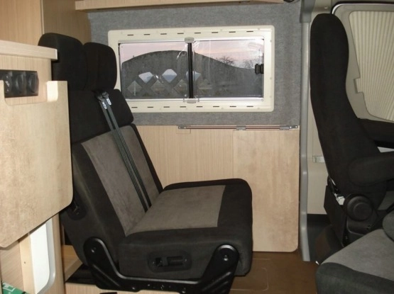                         Kamper camper campervan k-9 peugot boxer L4H3 - zdjęcie 16
                        