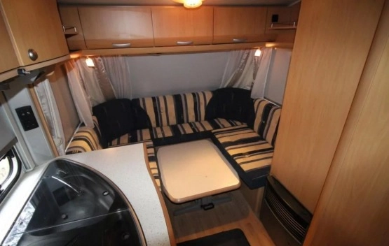                         Przyczepa Cristall z 2006 roku - zdjęcie 10
                        