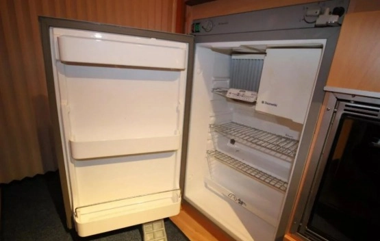                         Przyczepa Cristall z 2006 roku - zdjęcie 12
                        