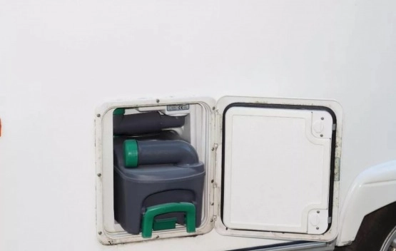                         Przyczepa Cristall z 2006 roku - zdjęcie 19
                        