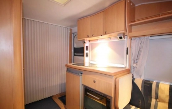                         Przyczepa Cristall z 2006 roku - zdjęcie 6
                        