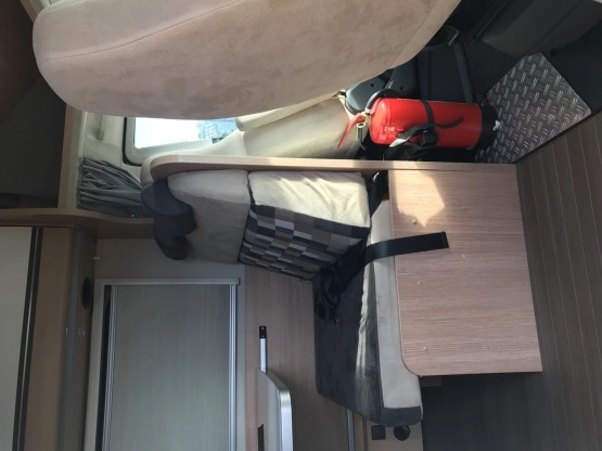                         Sprzedam lub zamienię na blaszaka - zdjęcie 10
                        