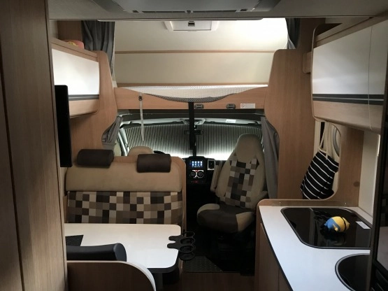                         Sprzedam lub zamienię na blaszaka - zdjęcie 8
                        