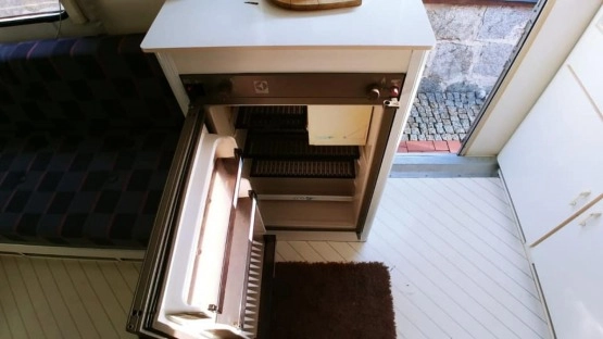                         Przyczepa KIP Hy-line KH40EK black o matic 1987 r. DMC 1100 kg Leszno - zdjęcie 3
                        