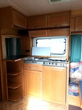                         Przyczepa kempingowa marki Wilk z 1998 roku, dmc 1300 kg !!! - zdjęcie 2
                        