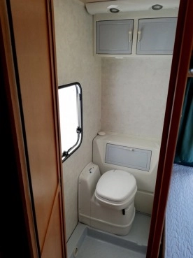                         Przyczepa kempingowa marki Wilk z 1998 roku, dmc 1300 kg !!! - zdjęcie 3
                        