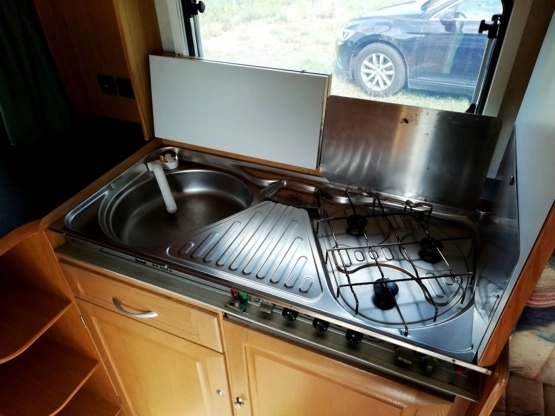                         Przyczepa kempingowa marki Wilk z 1998 roku, dmc 1300 kg !!! - zdjęcie 6
                        