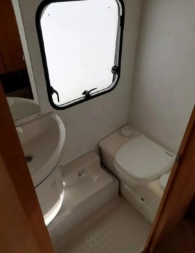                         Burstner z łóżkami piętrowymi !!! - zdjęcie 2
                        