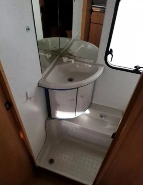                         Burstner z łóżkami piętrowymi !!! - zdjęcie 9
                        