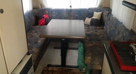                         Sprzedam przyczepę campingowa Hobby Classic 425 - zdjęcie 10
                        