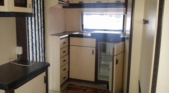                         Sprzedam przyczepę campingowa Hobby Classic 425 - zdjęcie 5
                        