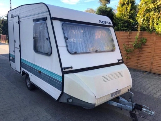                         ADRIA Optima 4256 DO 1988 r. DMC 850 kg, 3-4 osoba. PRZEDSIONEK. Leszno - zdjęcie 1
                        