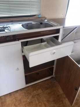                         ADRIA Optima 4256 DO 1988 r. DMC 850 kg, 3-4 osoba. PRZEDSIONEK. Leszno - zdjęcie 5
                        