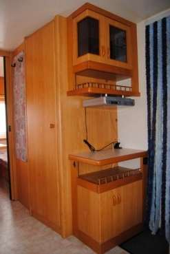                         HOBBY 495 Zarejestrowana! Zadbana! WC! Ogrzewanie! Przedsionek! BDB - zdjęcie 3
                        