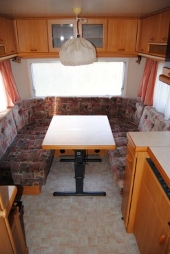                         HOBBY 495 Zarejestrowana! Zadbana! WC! Ogrzewanie! Przedsionek! BDB - zdjęcie 6
                        