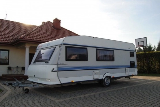                         HOBBY 550 KMF Zarejestrowana! 6 osób z WC! Łóżko piętrowe! Kompletna! - zdjęcie 1
                        