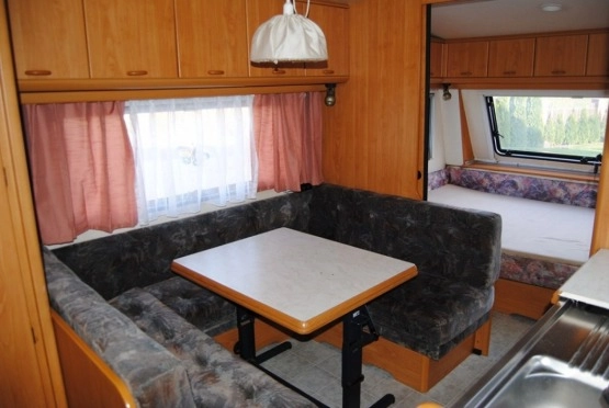                         HOBBY 550 KMF Zarejestrowana! 6 osób z WC! Łóżko piętrowe! Kompletna! - zdjęcie 8
                        