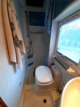                         Kamper Fiat Ducato TRIGANO CHAUSSON - zdjęcie 12
                        