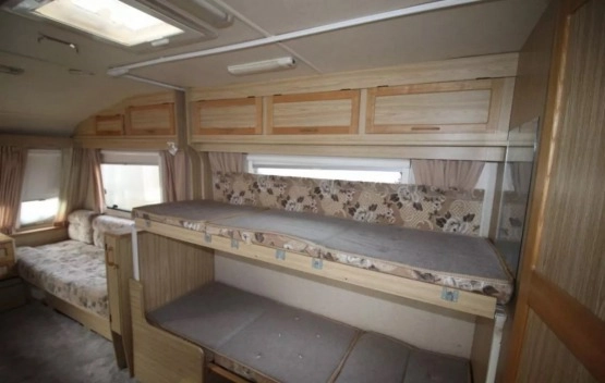                         Przyczepa kempingowa Elddis Sovereign - zdjęcie 11
                        