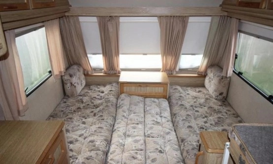                         Przyczepa kempingowa Elddis Sovereign - zdjęcie 15
                        