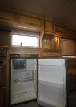                         Przyczepa kempingowa Elddis Sovereign - zdjęcie 2
                        