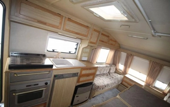                         Przyczepa kempingowa Elddis Sovereign - zdjęcie 8
                        