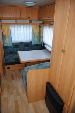                         HOBBY 400 Zarejestrowana! 4 osoby! WC! Ciepła woda! Ogrzewanie! MOVER! - zdjęcie 6
                        