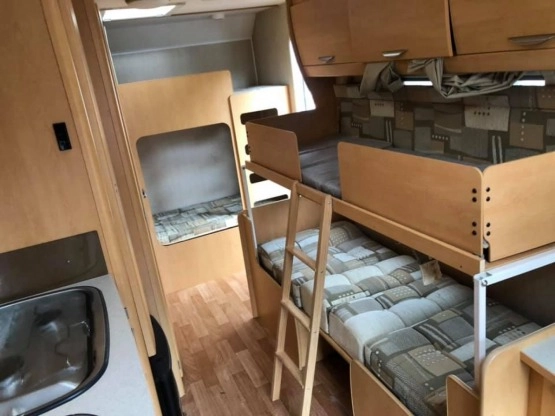                         Przyczepa kempingowa 2009 6-7 osobowa - zdjęcie 12
                        