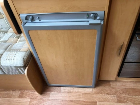                         Przyczepa kempingowa 2009 6-7 osobowa - zdjęcie 7
                        