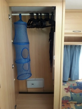                         sprzedam przyczepę Dethleffs Camper 5,1m z  1999r - zdjęcie 10
                        