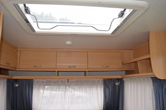                         sprzedam przyczepę Dethleffs Camper 5,1m z  1999r - zdjęcie 5
                        