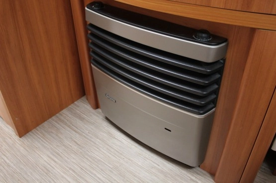                         Hobby OnTour 490 SFF 2016 rok, DMC 1500 kg, 3 osobowa, krajowa, 1 właściciel, bezwypadkowa, FV23% - zdjęcie 19
                        