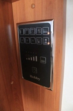                         Hobby OnTour 490 SFF 2016 rok, DMC 1500 kg, 3 osobowa, krajowa, 1 właściciel, bezwypadkowa, FV23% - zdjęcie 7
                        