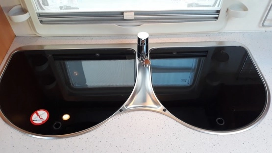                         Zadbana Hobby De Luxe Easy 440 SF - zdjęcie 6
                        