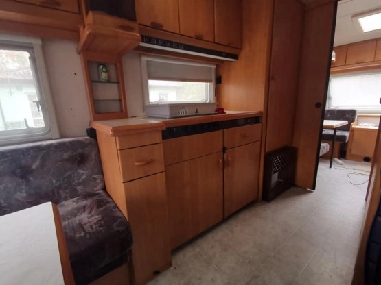                         Sprzedam przyczepę Hobby de Luxe 545 - zdjęcie 3
                        