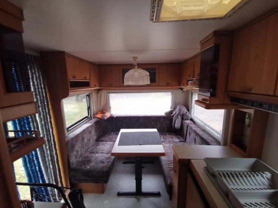                         Sprzedam przyczepę Hobby de Luxe 545 - zdjęcie 4
                        