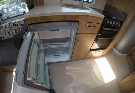                         Przyczepa Kempingowa Sprite Musketeer 2012 - zdjęcie 5
                        