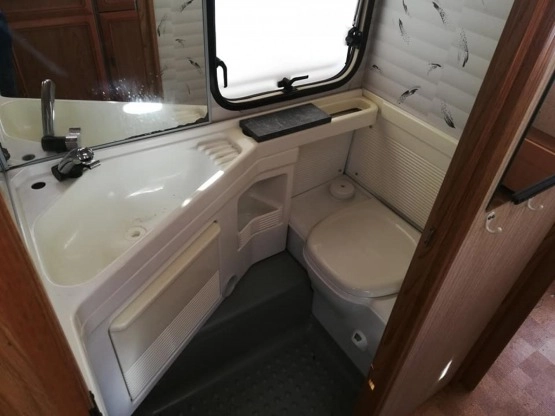                         Piękny Burstner, cena zimowa!!! - zdjęcie 26
                        