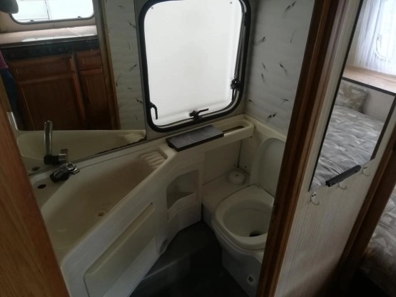                         Piękny Burstner, cena zimowa!!! - zdjęcie 30
                        