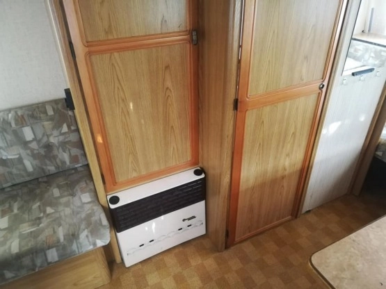                         Piękny Burstner, cena zimowa!!! - zdjęcie 8
                        