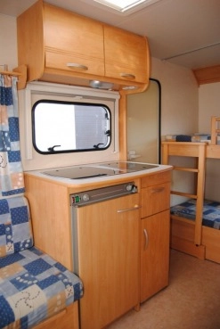                         STERCKEMAN 4 osobowa! Łóżko piętrowe! WC! Markiza! Lekka DMC 850 kg! - zdjęcie 2
                        