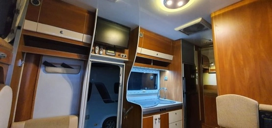                         Samochód kempingowy Sicilia XL na bazie Citroena Jumpera - zdjęcie 3
                        