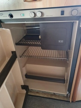                         Vw Transporter T3 Kamper 2.1 DJ tylko 76 tys. km - zdjęcie 8
                        