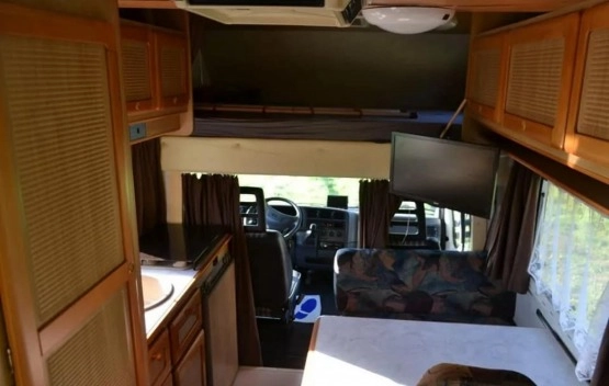                         KAMPER Fiat Ducato 2.5 tdi Klima TV 6 osobowy - zdjęcie 13
                        
