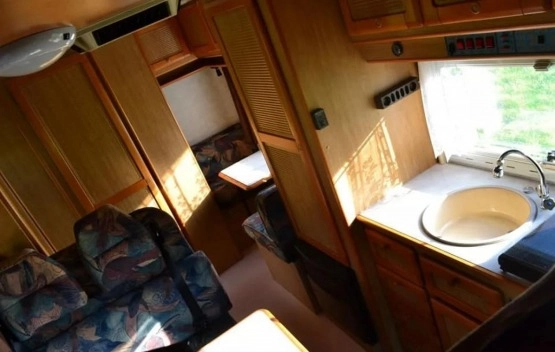                         KAMPER Fiat Ducato 2.5 tdi Klima TV 6 osobowy - zdjęcie 18
                        